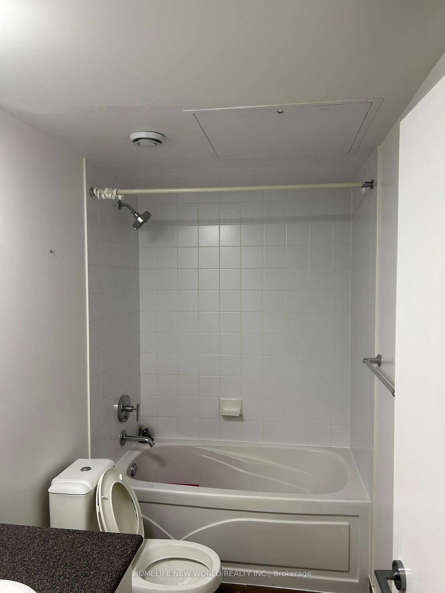 Photo 2 of Unit 807, 832 Bay Street, Toronto, Bay Street Corridor — HOMEH