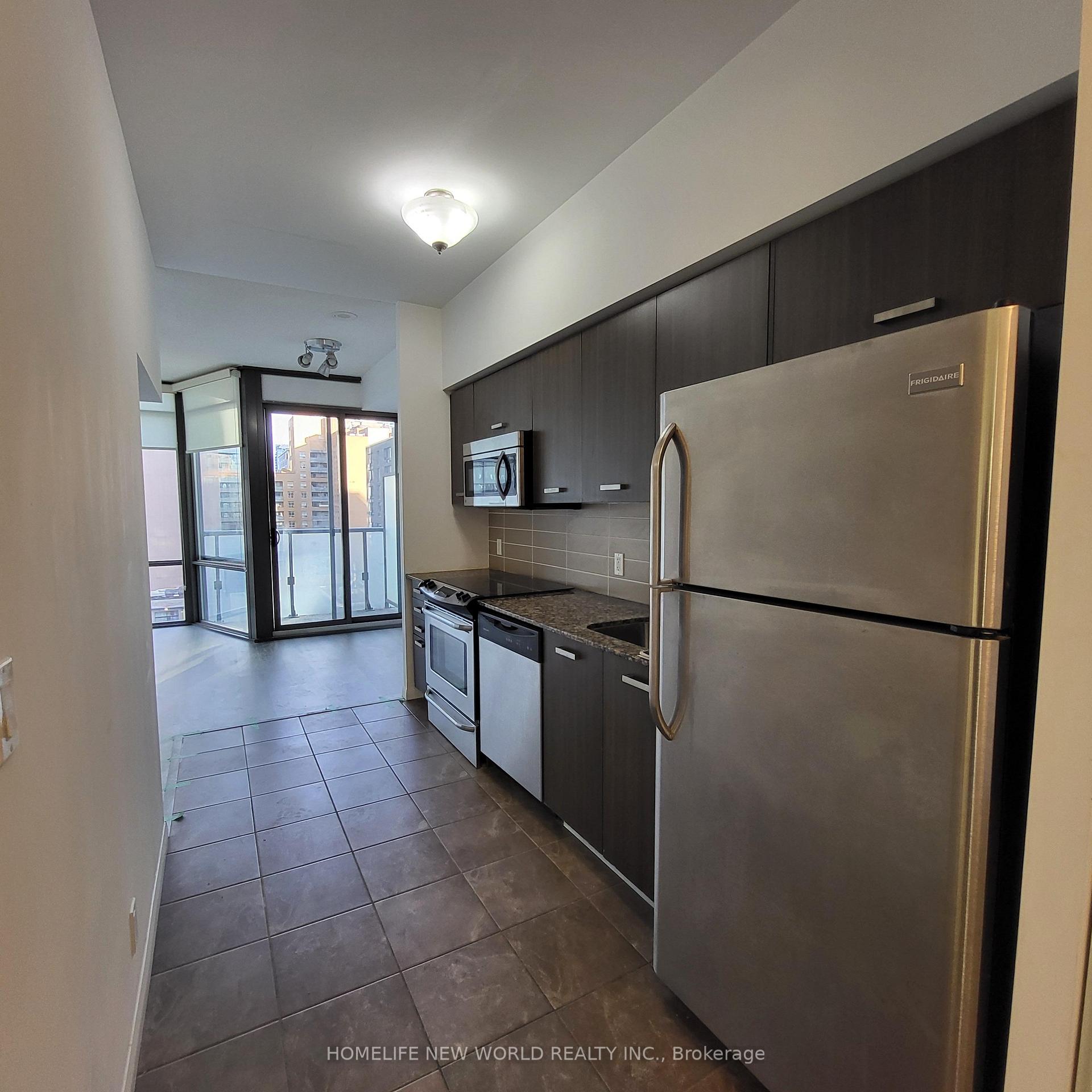 Photo 12 of Unit 807, 832 Bay Street, Toronto, Bay Street Corridor — HOMEH