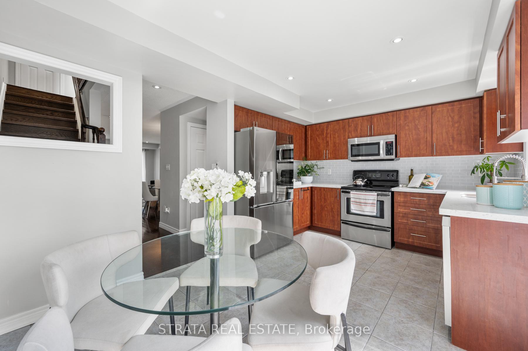 Photo 11 of Unit 10, 20 Oakins Lane, Ajax, Northwest Ajax — HOMEH