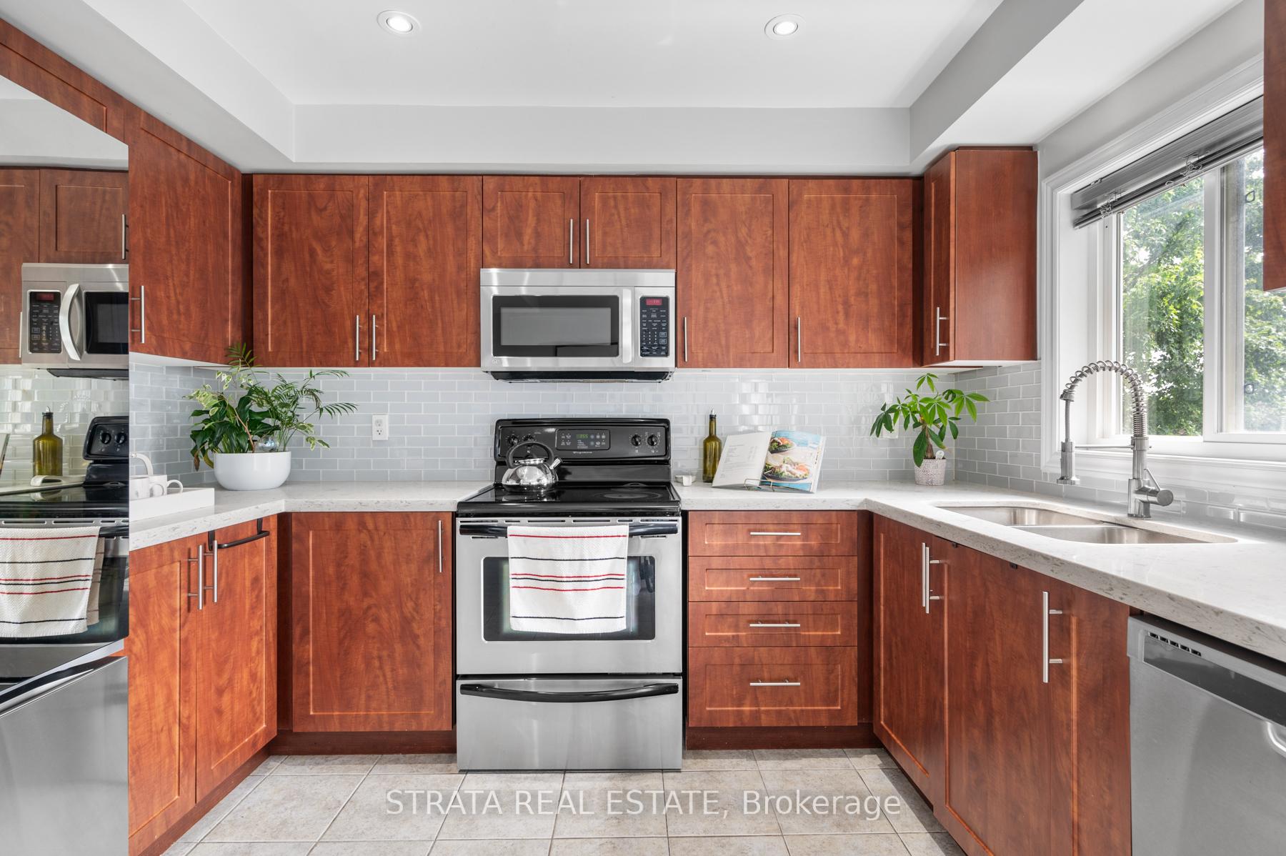 Photo 12 of Unit 10, 20 Oakins Lane, Ajax, Northwest Ajax — HOMEH