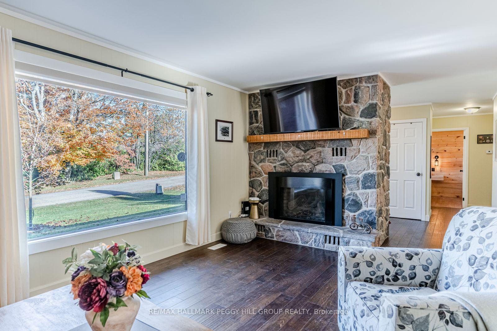 Photo 4 of 255 Fraser Street, Gravenhurst, Muskoka (S) — HOMEH