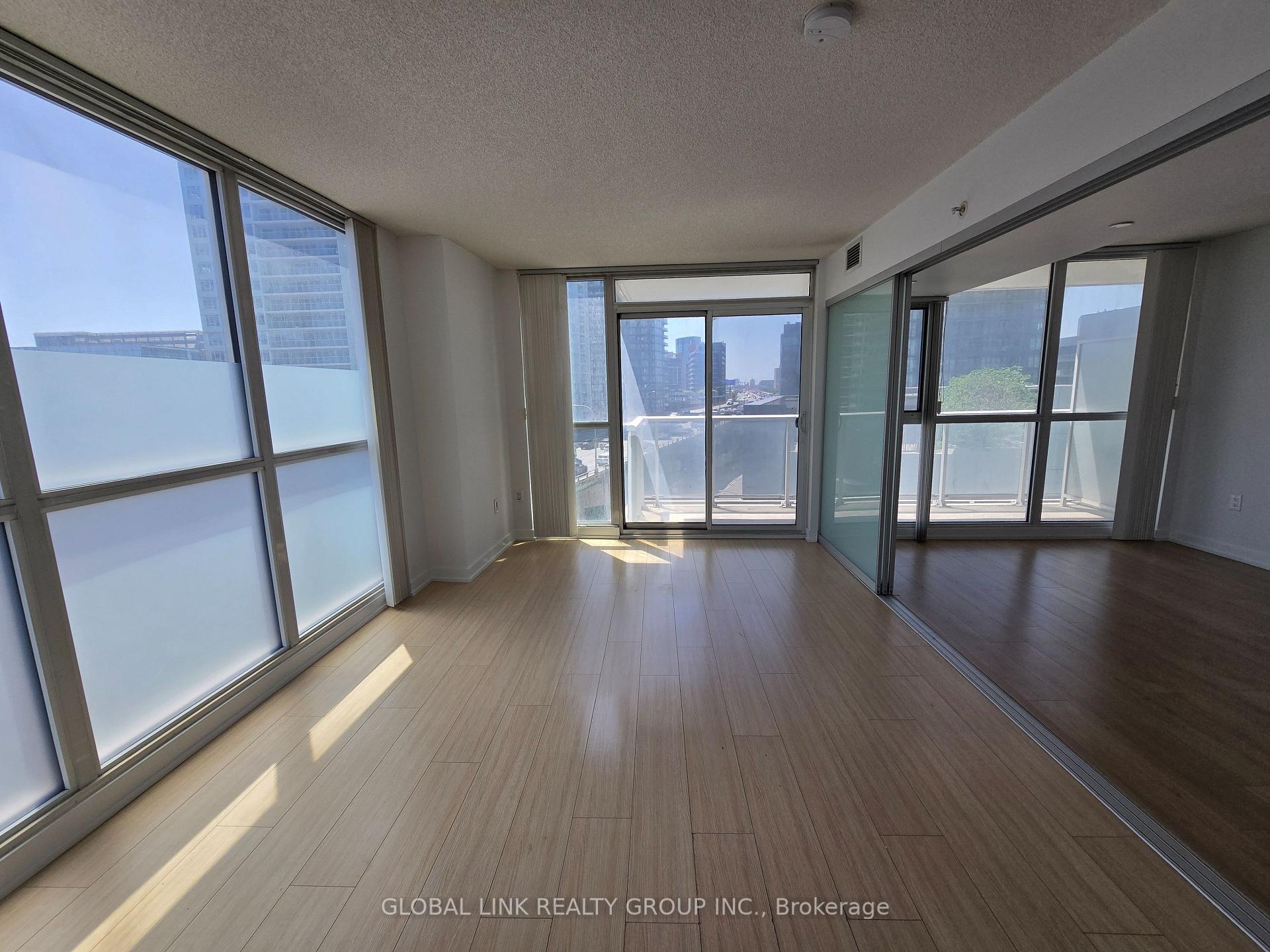 Front of Unit 808, 75 Queens Wharf Road