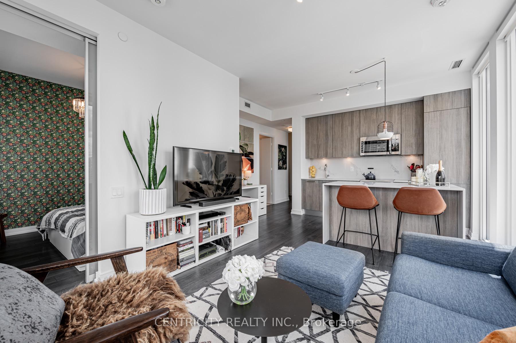 Photo 2 of Unit 3009, 28 Wellesley Street E, Toronto, Church-Yonge Corridor — HOMEH