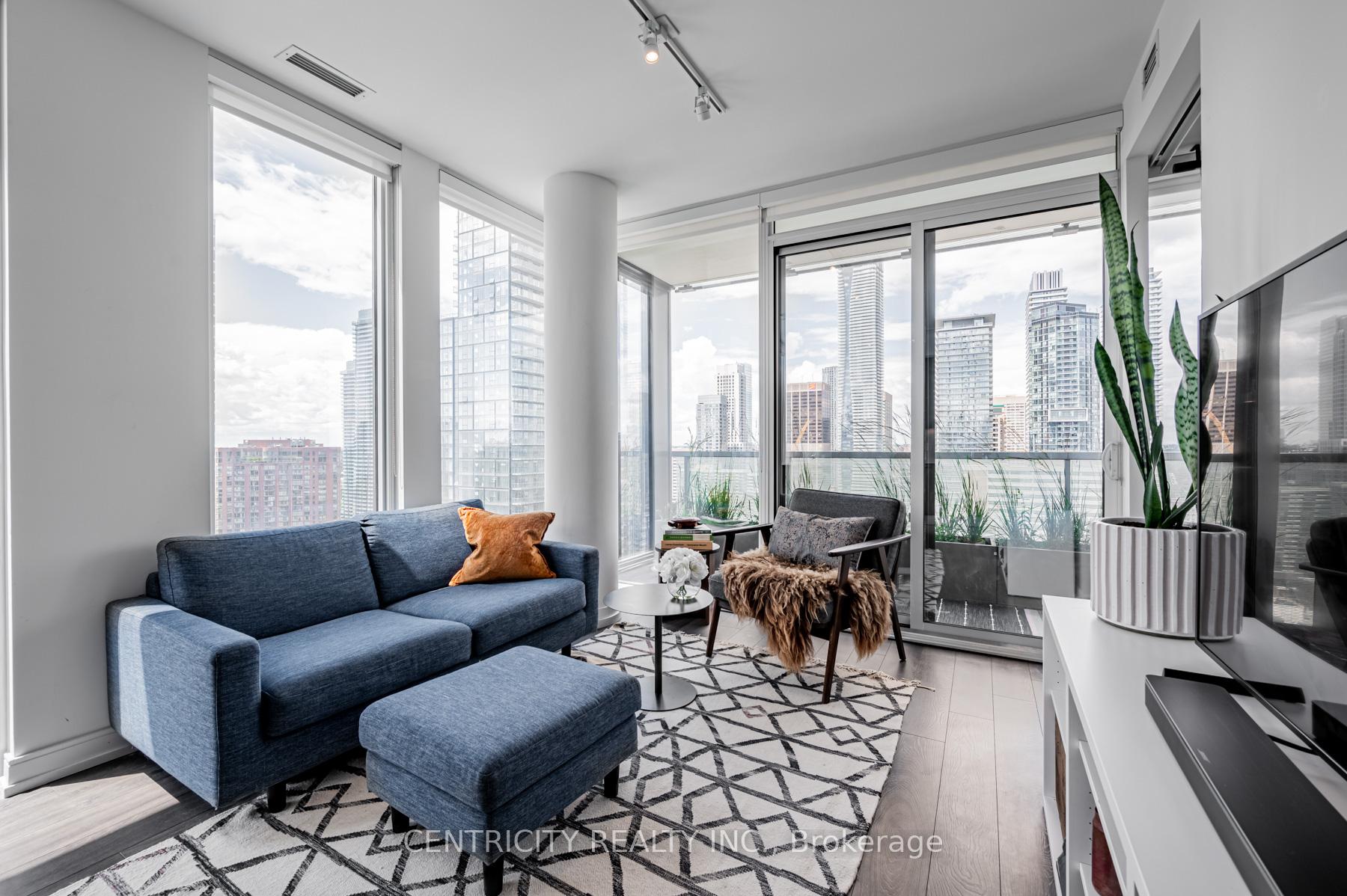 Photo 3 of Unit 3009, 28 Wellesley Street E, Toronto, Church-Yonge Corridor — HOMEH