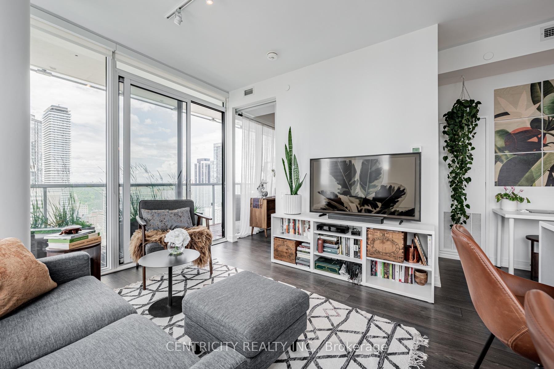 Photo 4 of Unit 3009, 28 Wellesley Street E, Toronto, Church-Yonge Corridor — HOMEH