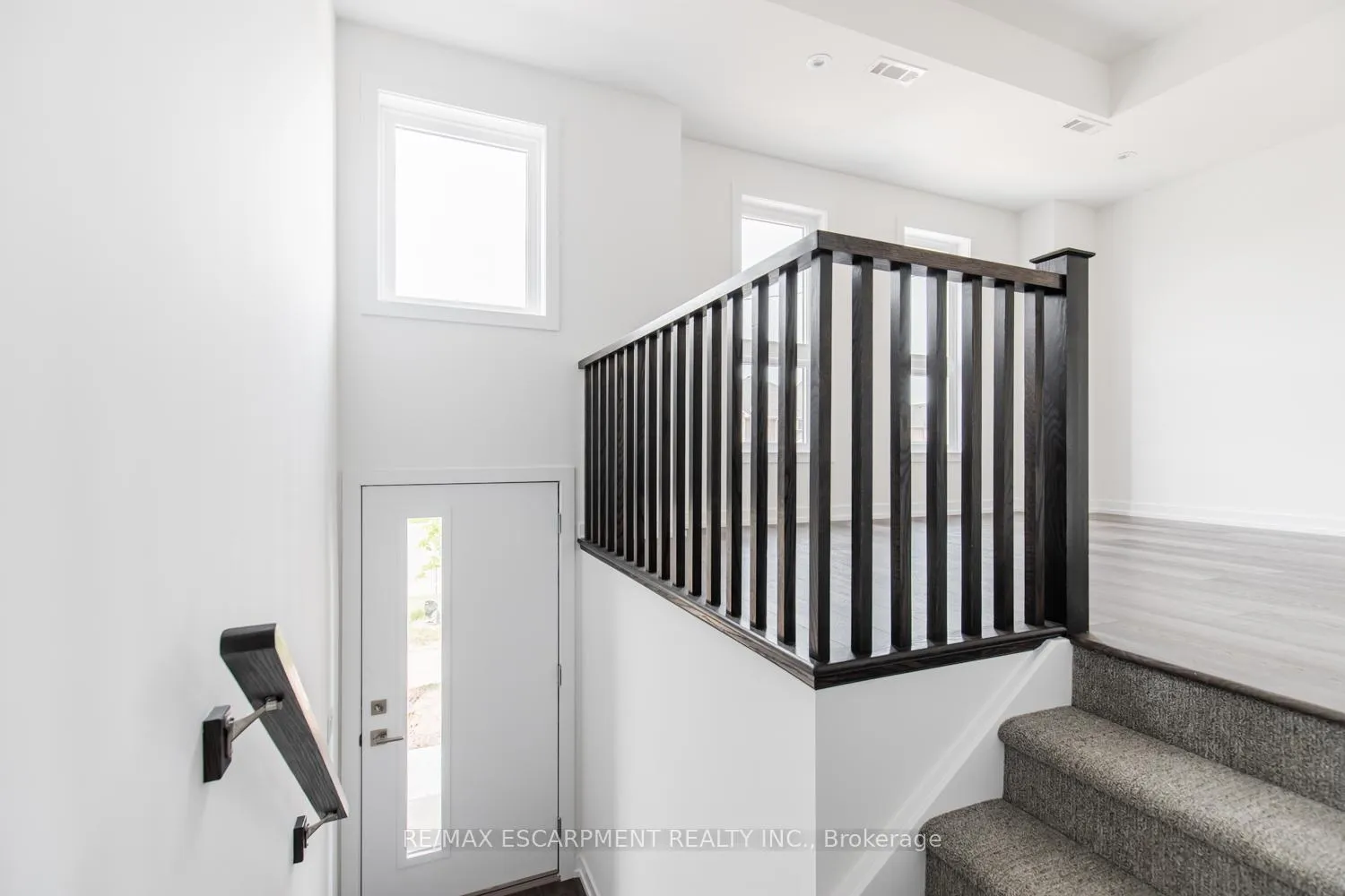 Photo 2 of Unit 15, 70 Kenesky Drive, Hamilton, Waterdown — HOMEH