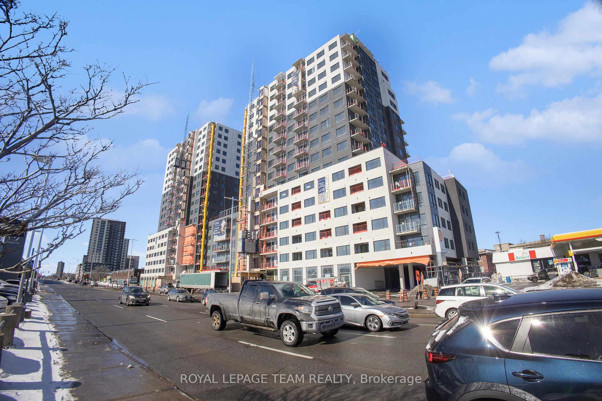 Front of Unit B305, 1655 Carling Avenue