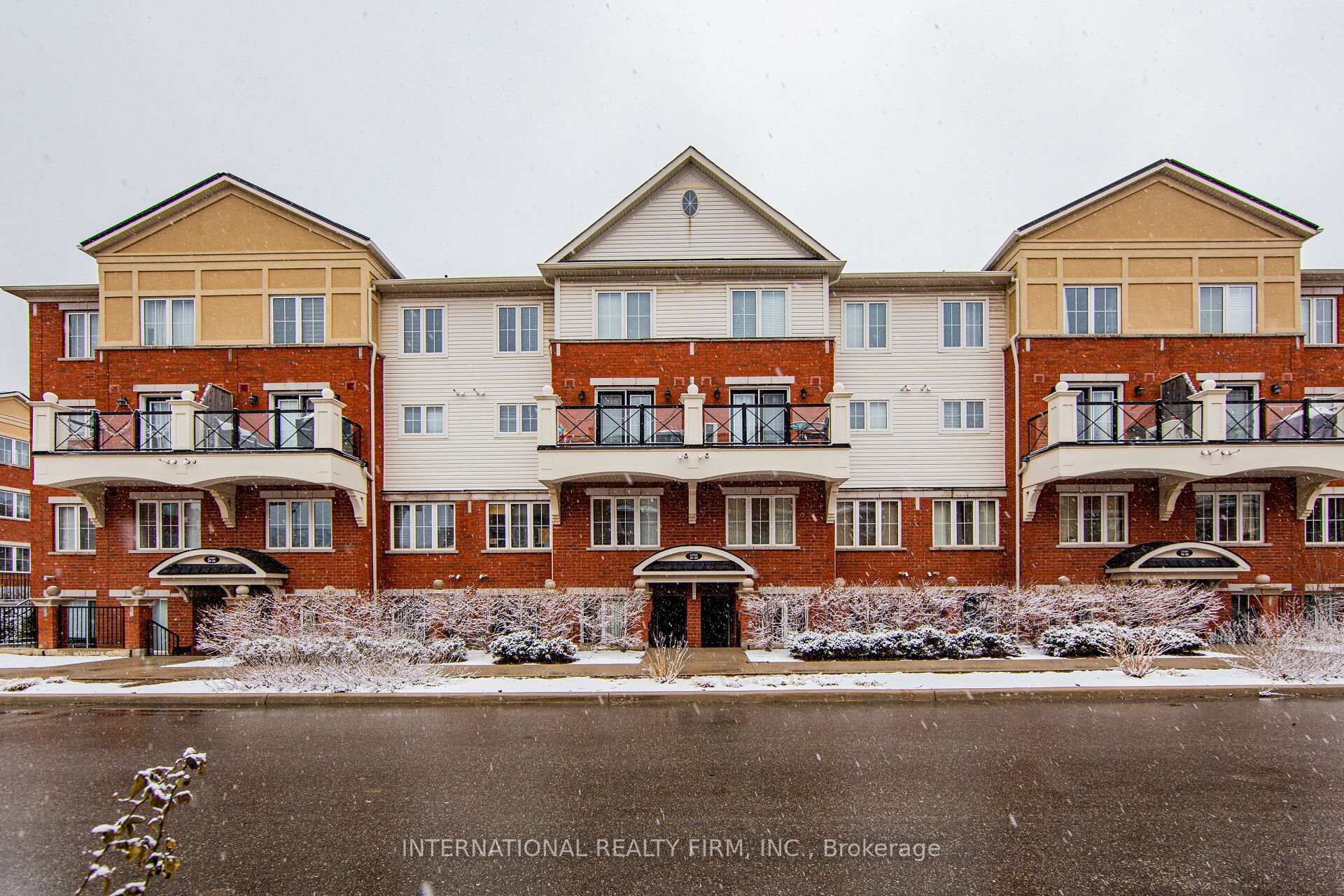 Front of Unit 21, 2488 Post Road
