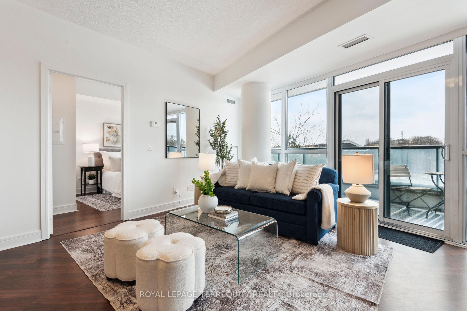 Photo 3 of Unit 321, 35 Brian Peck Crescent, Toronto, Thorncliffe Park — HOMEH
