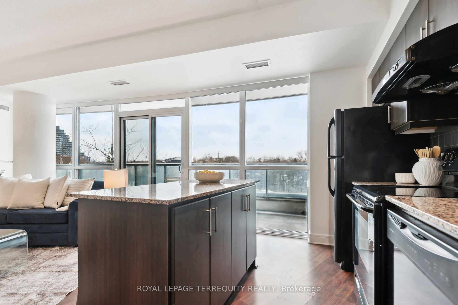 Photo 6 of Unit 321, 35 Brian Peck Crescent, Toronto, Thorncliffe Park — HOMEH