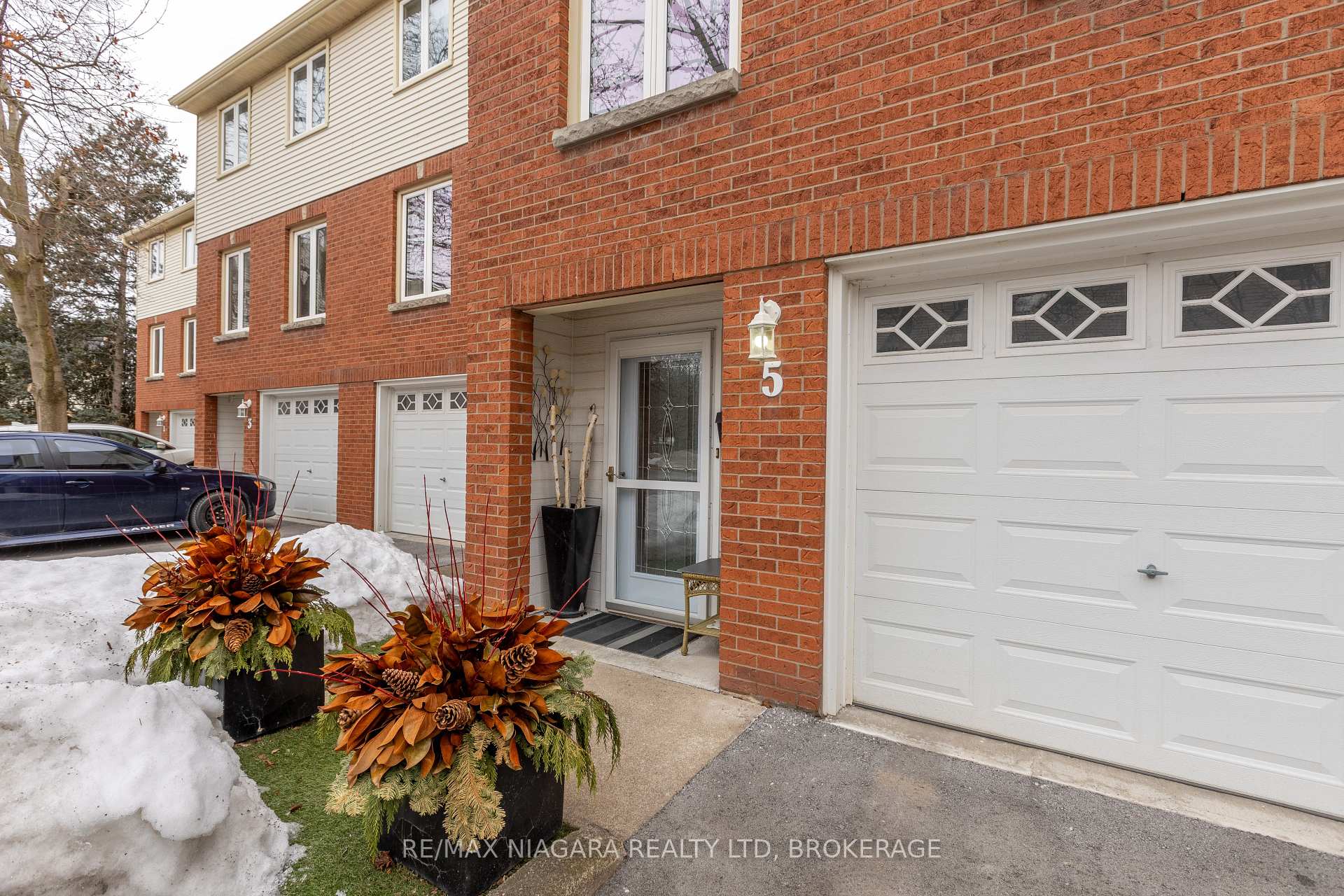 Photo 2 of Unit 5, 130 Livingston Avenue, Grimsby, Grimsby West — HOMEH