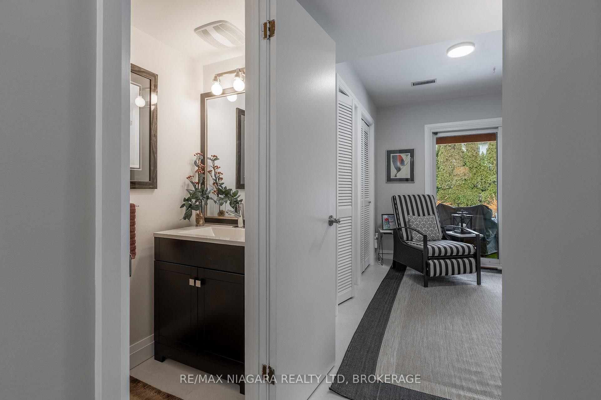 Photo 5 of Unit 5, 130 Livingston Avenue, Grimsby, Grimsby West — HOMEH