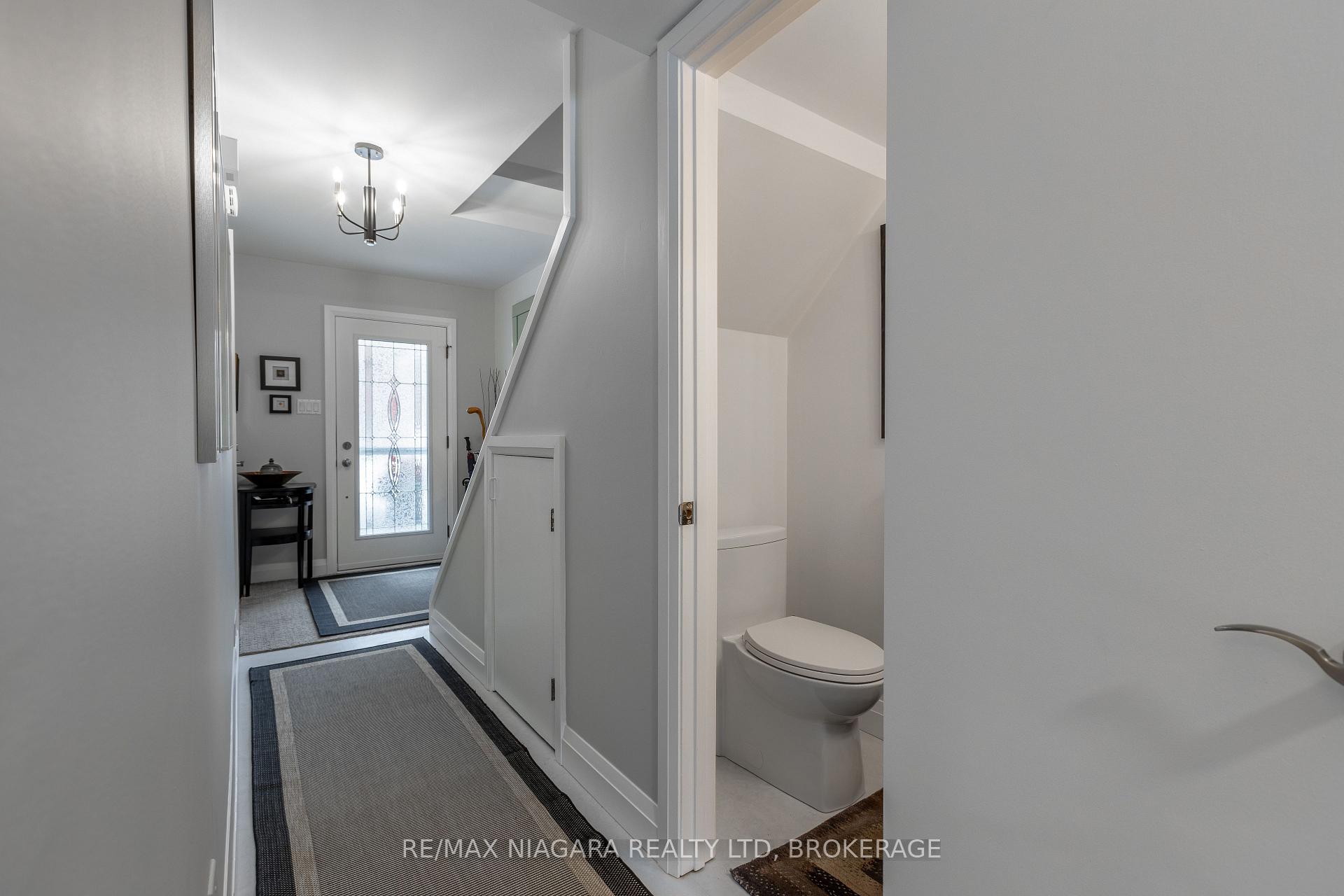 Photo 6 of Unit 5, 130 Livingston Avenue, Grimsby, Grimsby West — HOMEH