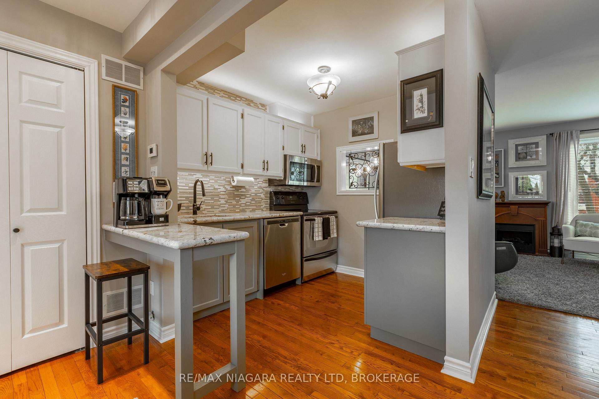 Photo 14 of Unit 5, 130 Livingston Avenue, Grimsby, Grimsby West — HOMEH