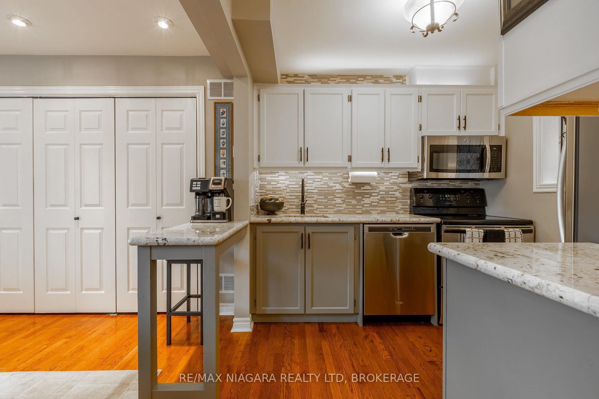 Photo 15 of Unit 5, 130 Livingston Avenue, Grimsby, Grimsby West — HOMEH