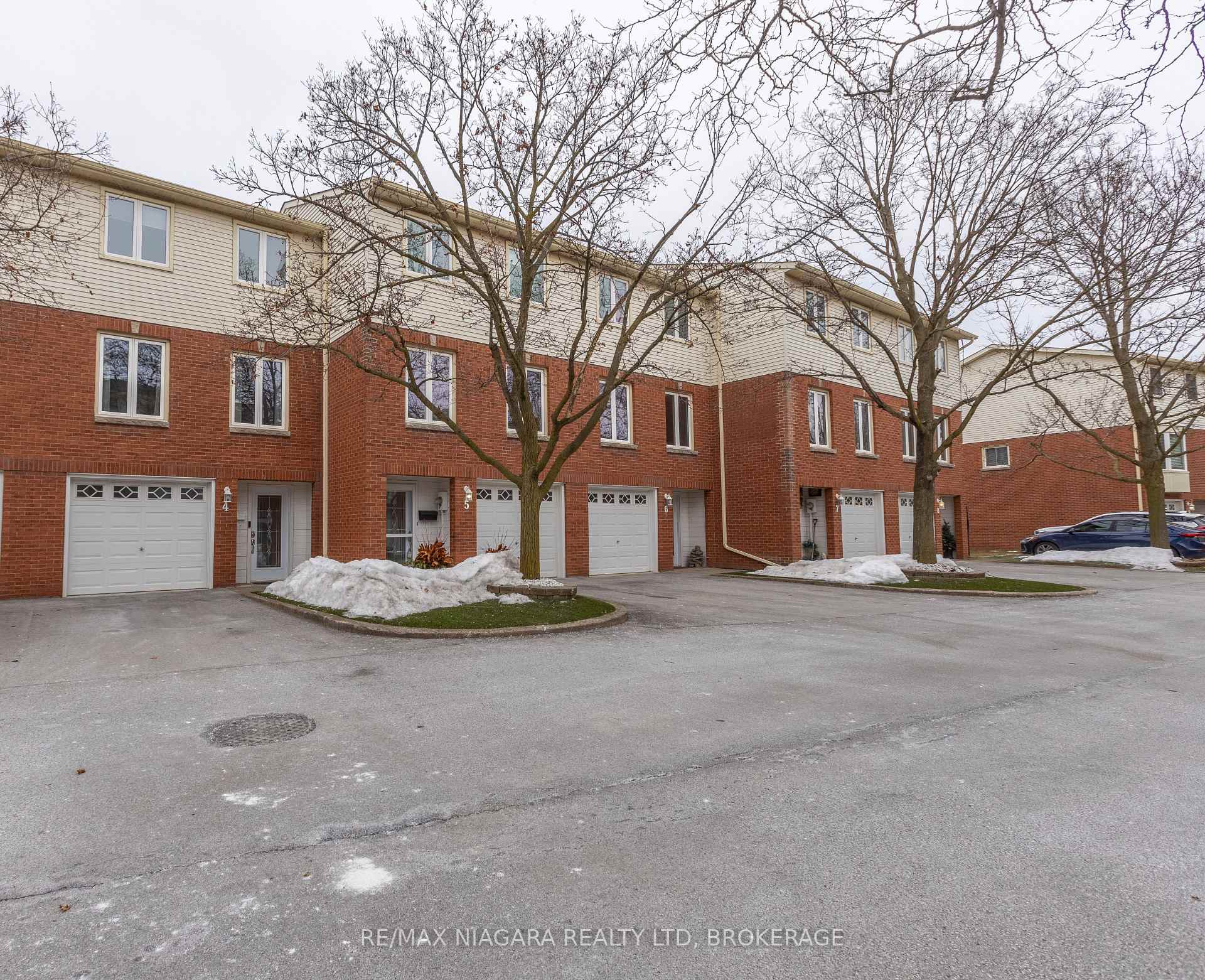 Photo 33 of Unit 5, 130 Livingston Avenue, Grimsby, Grimsby West — HOMEH