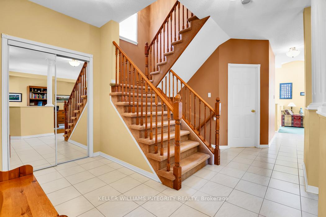 Photo 4 of 1042 Rocky Harbour Crescent, Ottawa, Riverside South/Gloucester Glen — HOMEH