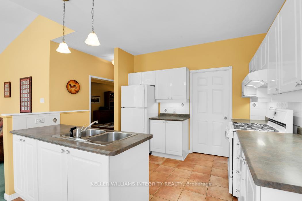 Photo 9 of 1042 Rocky Harbour Crescent, Ottawa, Riverside South/Gloucester Glen — HOMEH