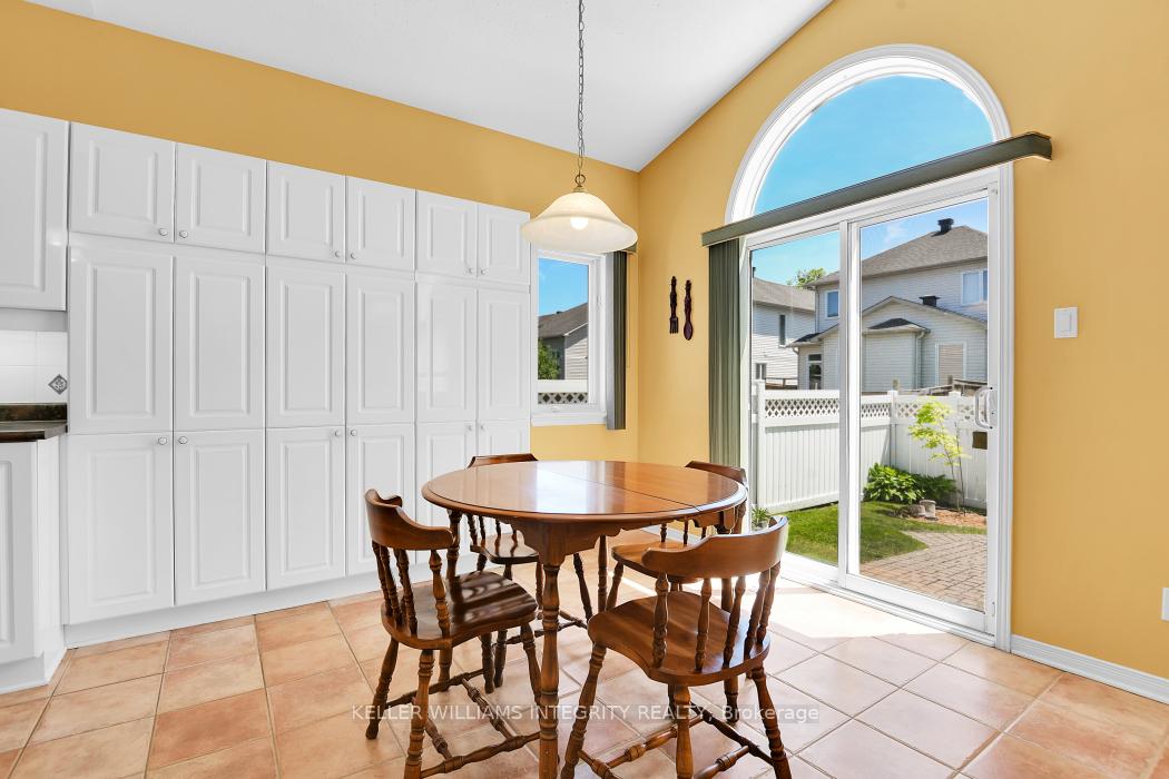 Photo 12 of 1042 Rocky Harbour Crescent, Ottawa, Riverside South/Gloucester Glen — HOMEH