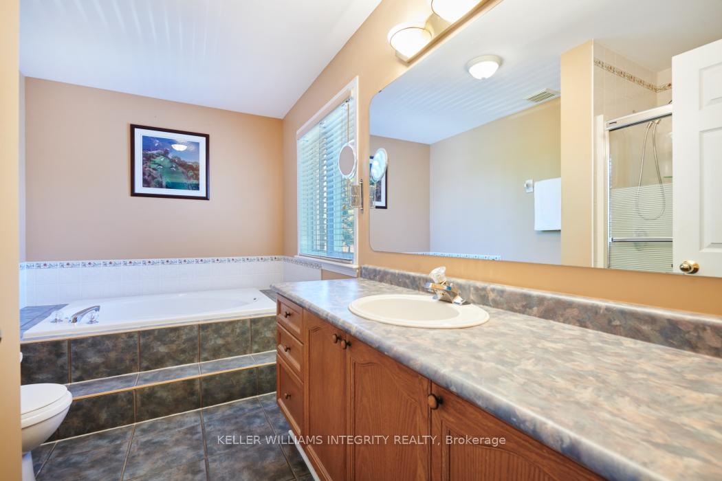 Photo 18 of 1042 Rocky Harbour Crescent, Ottawa, Riverside South/Gloucester Glen — HOMEH