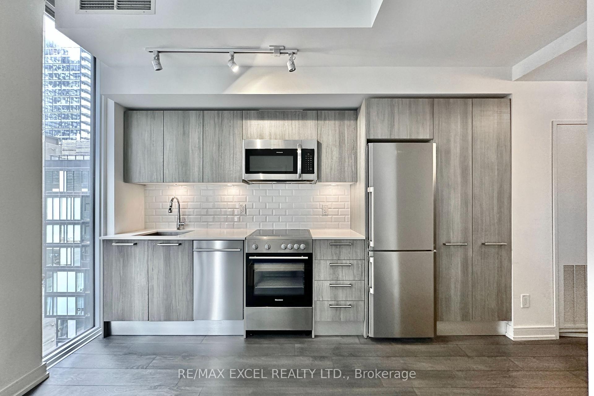 Photo 5 of Unit 2010, 28 Wellesley Street E, Toronto, Church-Yonge Corridor — HOMEH