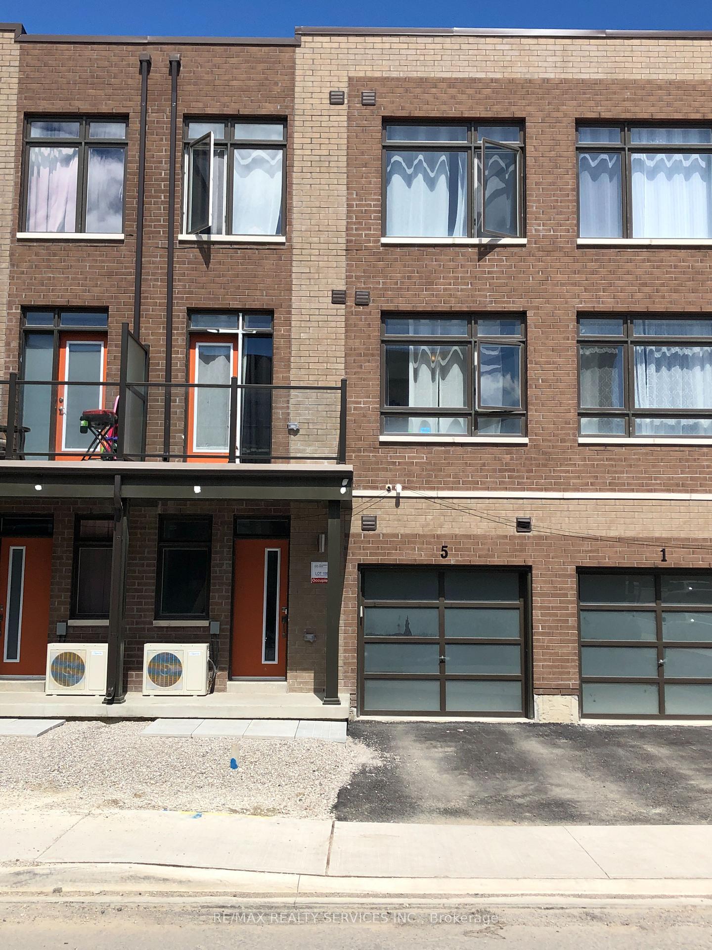 Front of 5 Lachine Street
