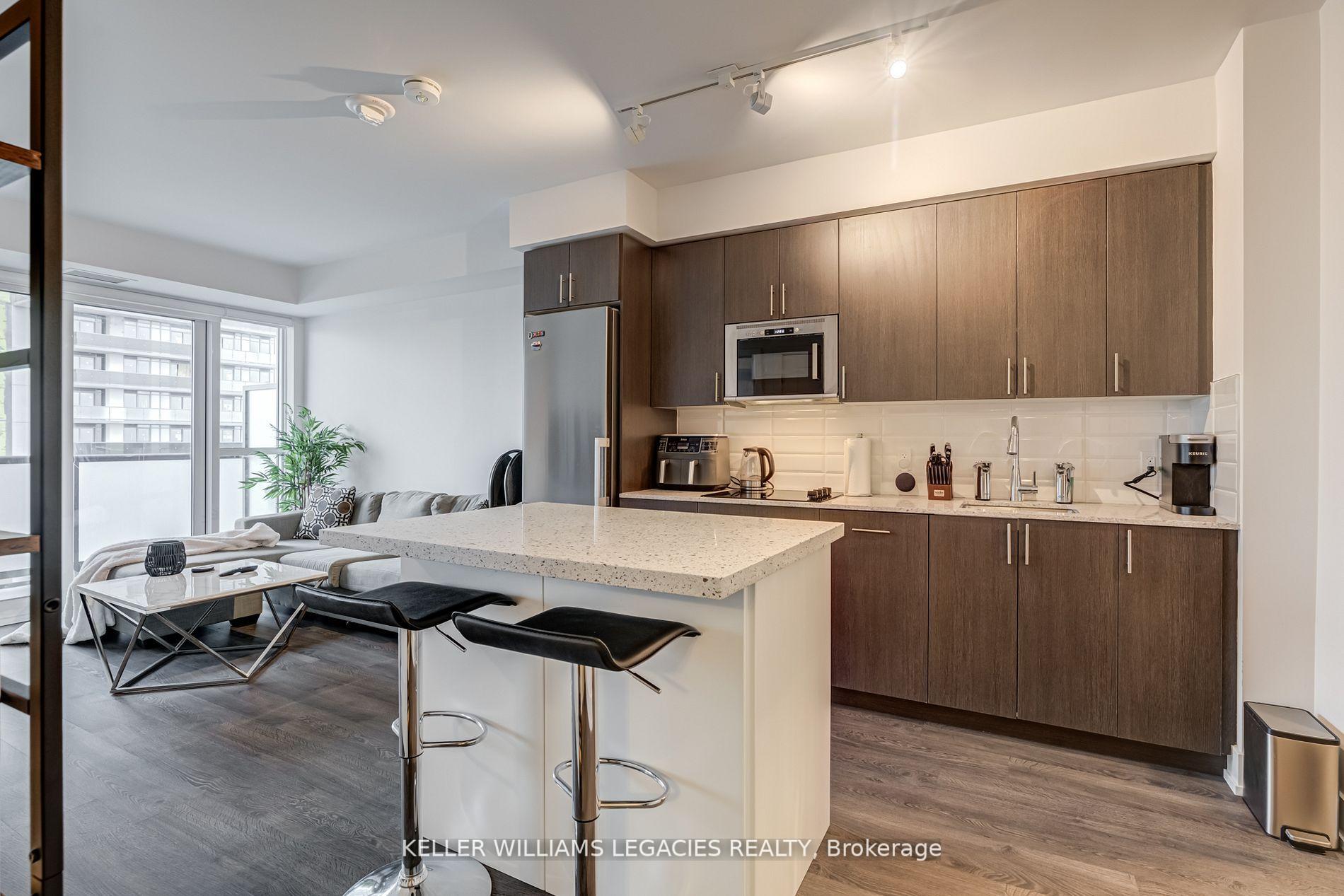 Front of Unit 1612, 2550 Simcoe Street N