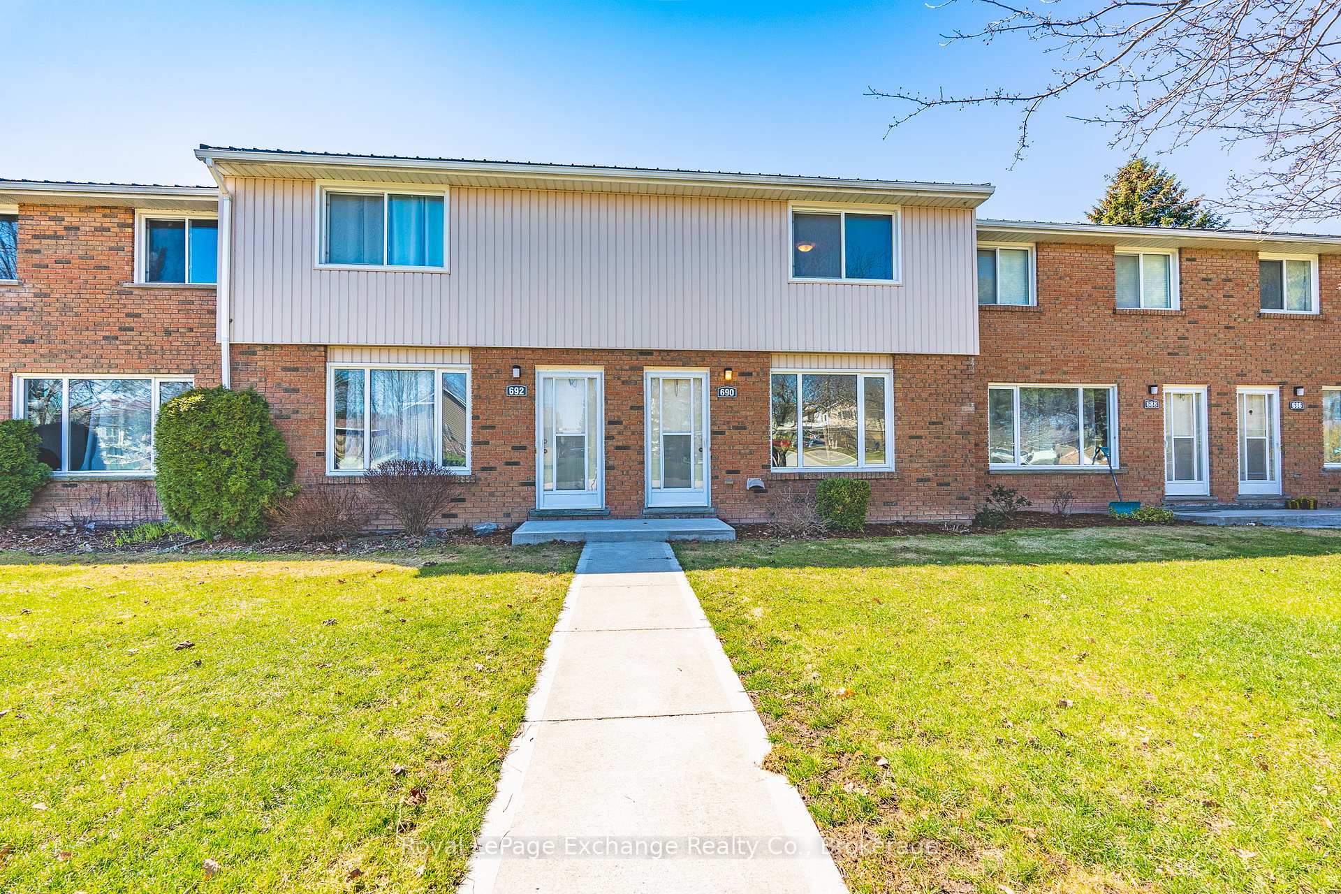 Front of 690 Andrew Malcolm Drive