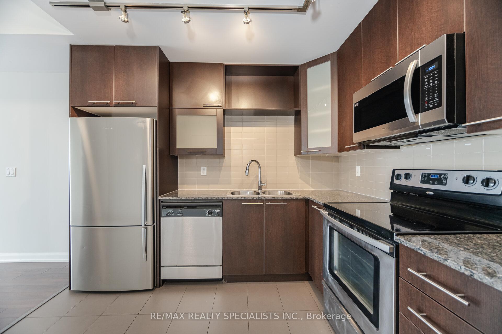 Photo 5 of Unit 2208, 500 Sherbourne Street, Toronto, North St. James Town — HOMEH