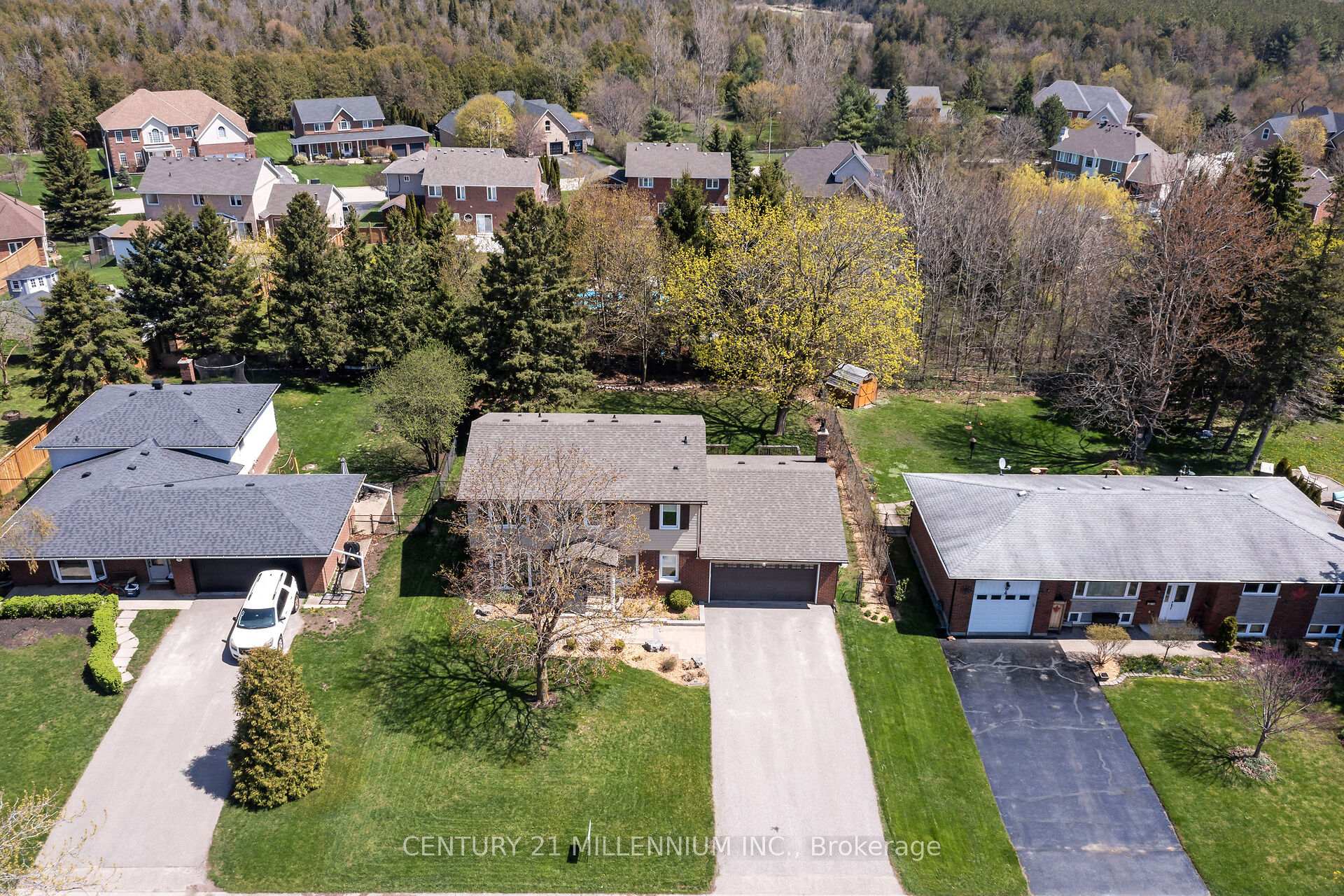 Photo 2 of 92 Waterford Drive, Erin — HOMEH