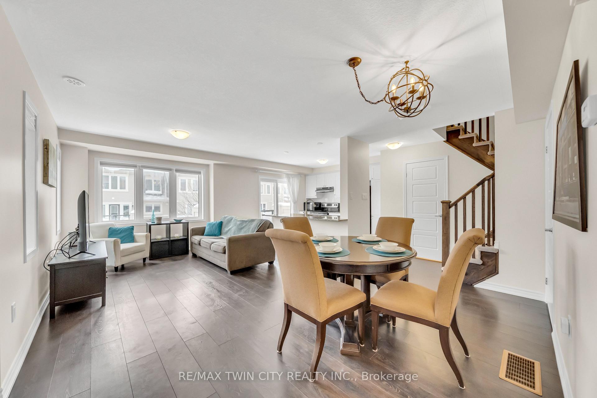 Photo 7 of 563 Goldenrod Lane, Kitchener — HOMEH