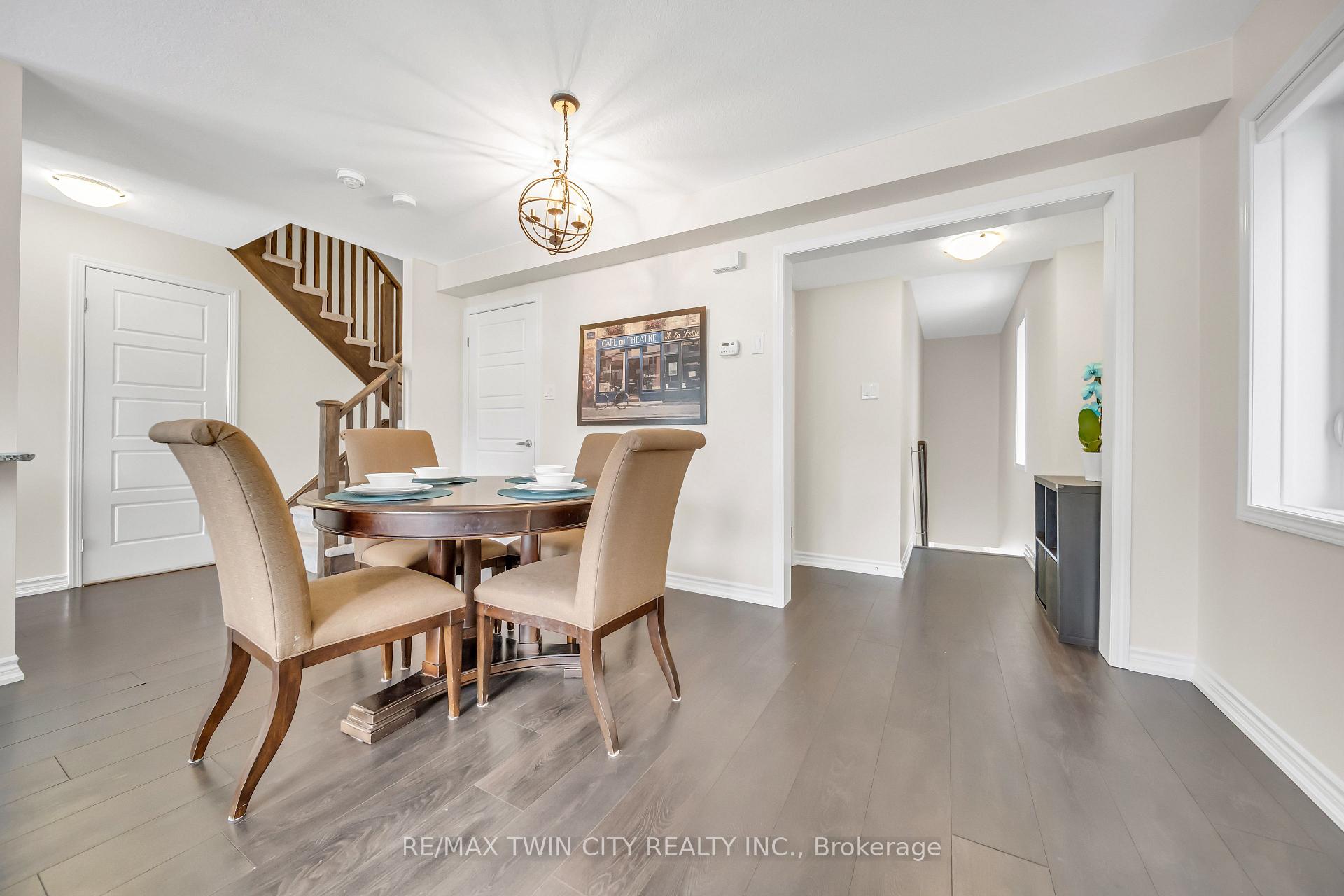 Photo 8 of 563 Goldenrod Lane, Kitchener — HOMEH