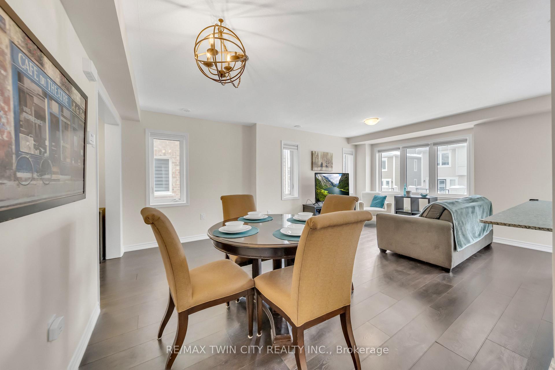 Photo 9 of 563 Goldenrod Lane, Kitchener — HOMEH