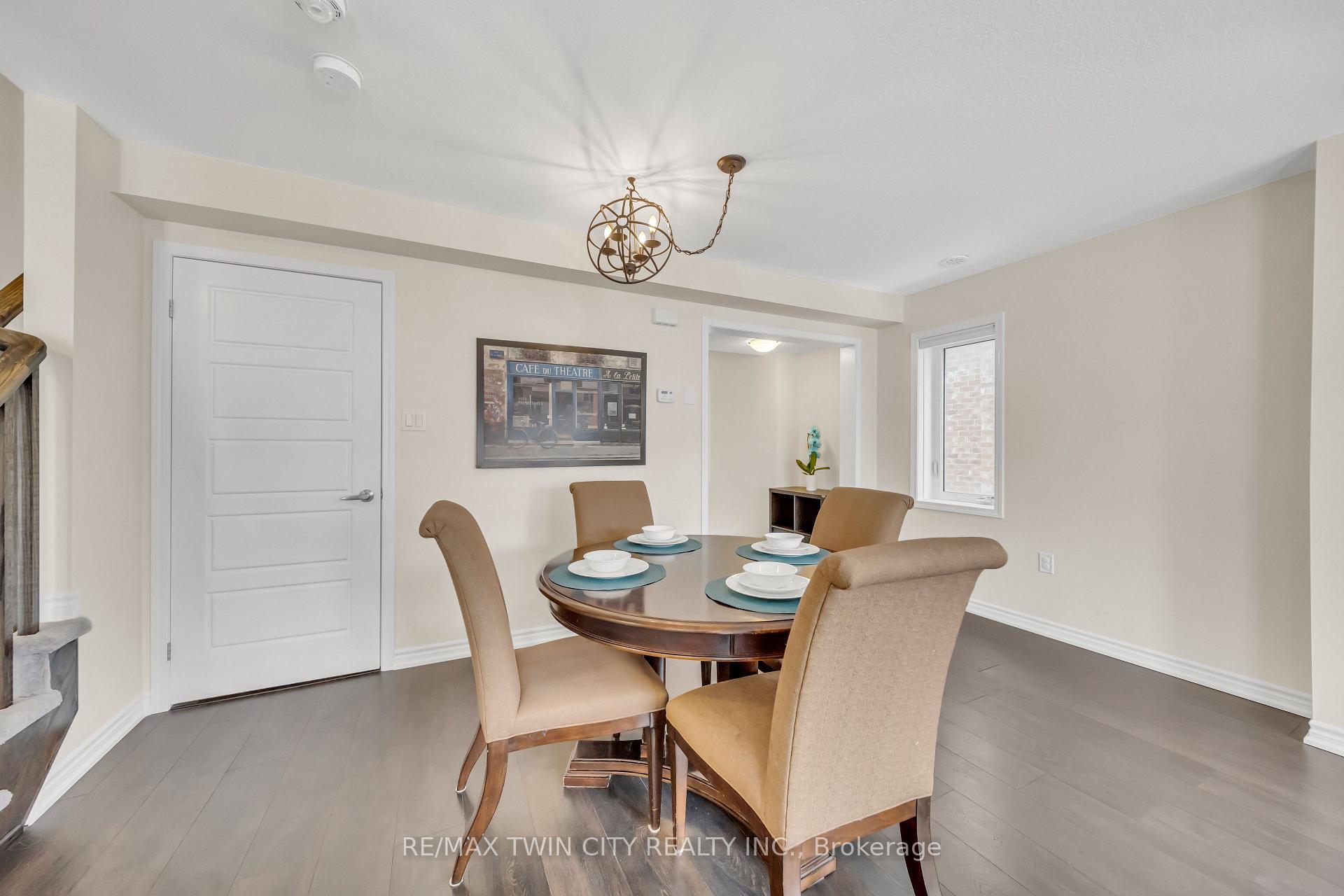 Photo 10 of 563 Goldenrod Lane, Kitchener — HOMEH