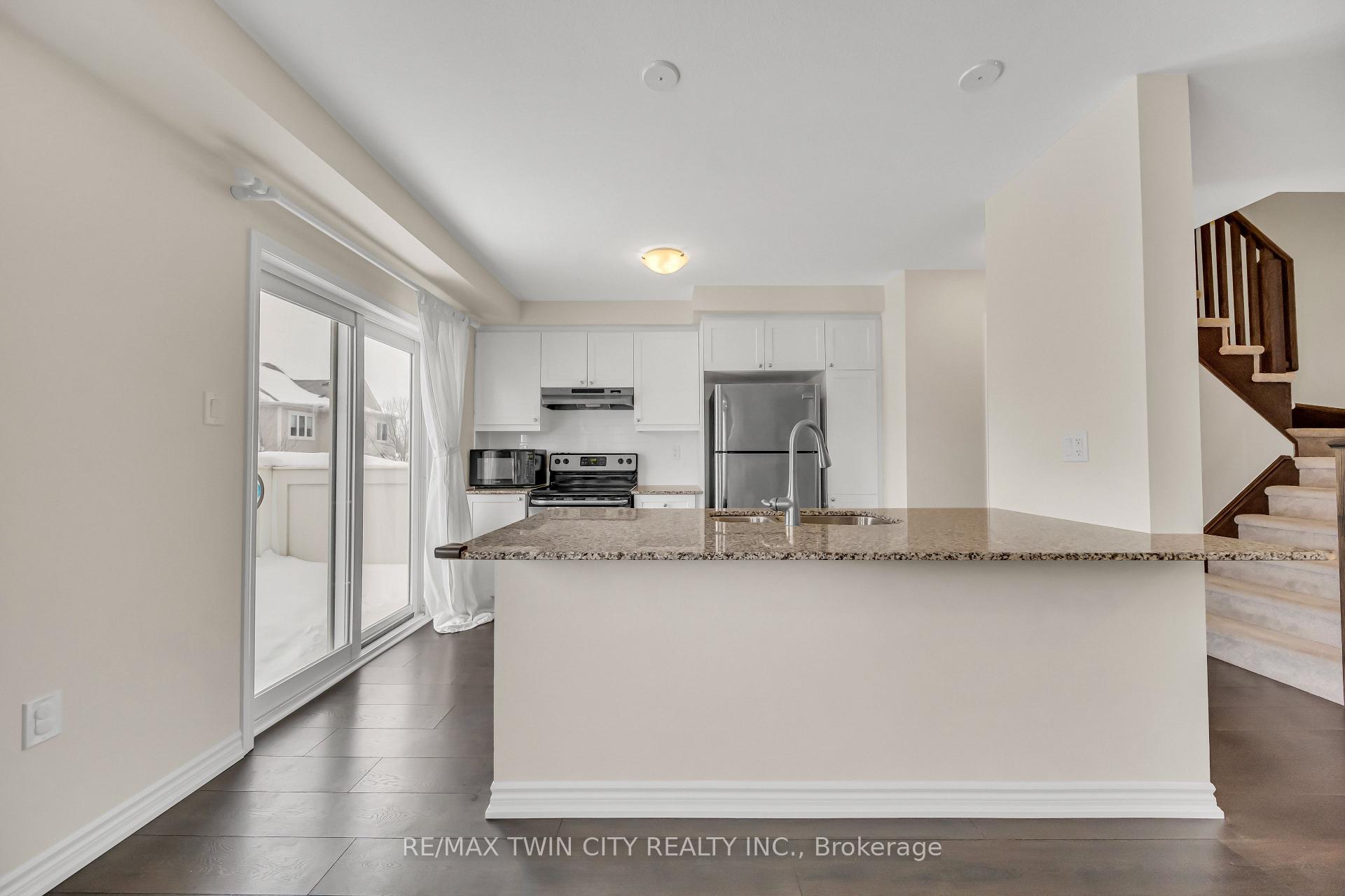Photo 15 of 563 Goldenrod Lane, Kitchener — HOMEH