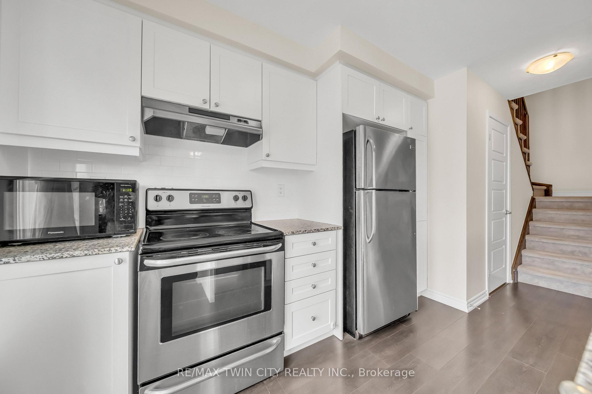 Photo 17 of 563 Goldenrod Lane, Kitchener — HOMEH