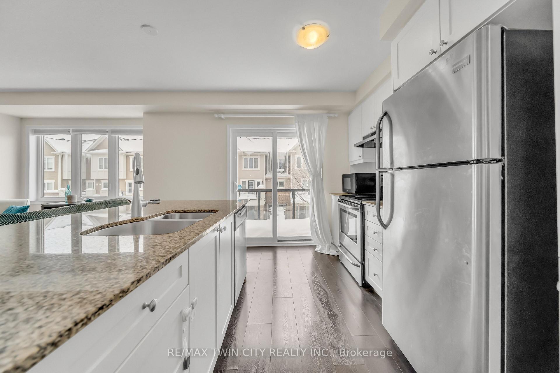 Photo 22 of 563 Goldenrod Lane, Kitchener — HOMEH