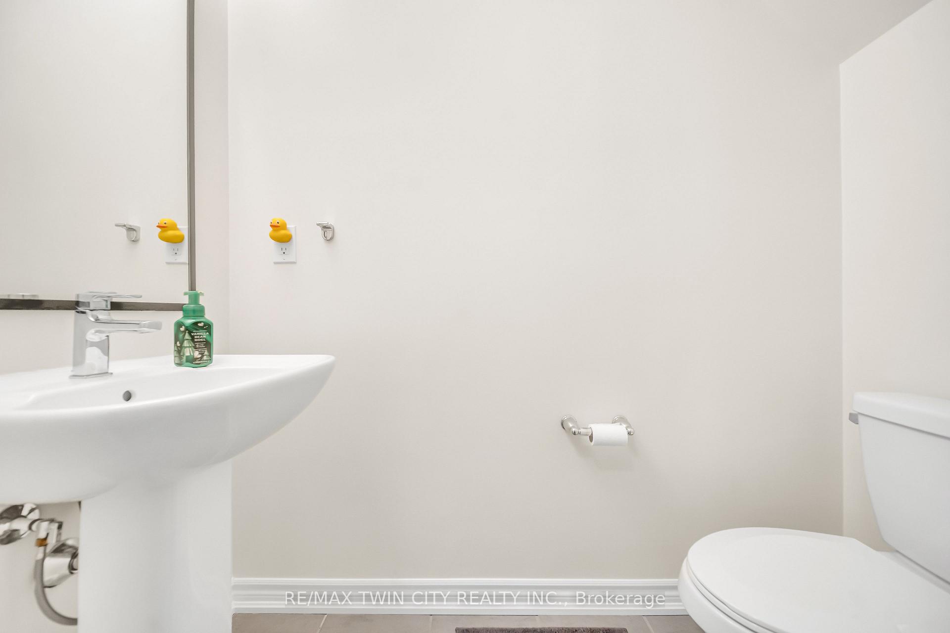 Photo 24 of 563 Goldenrod Lane, Kitchener — HOMEH