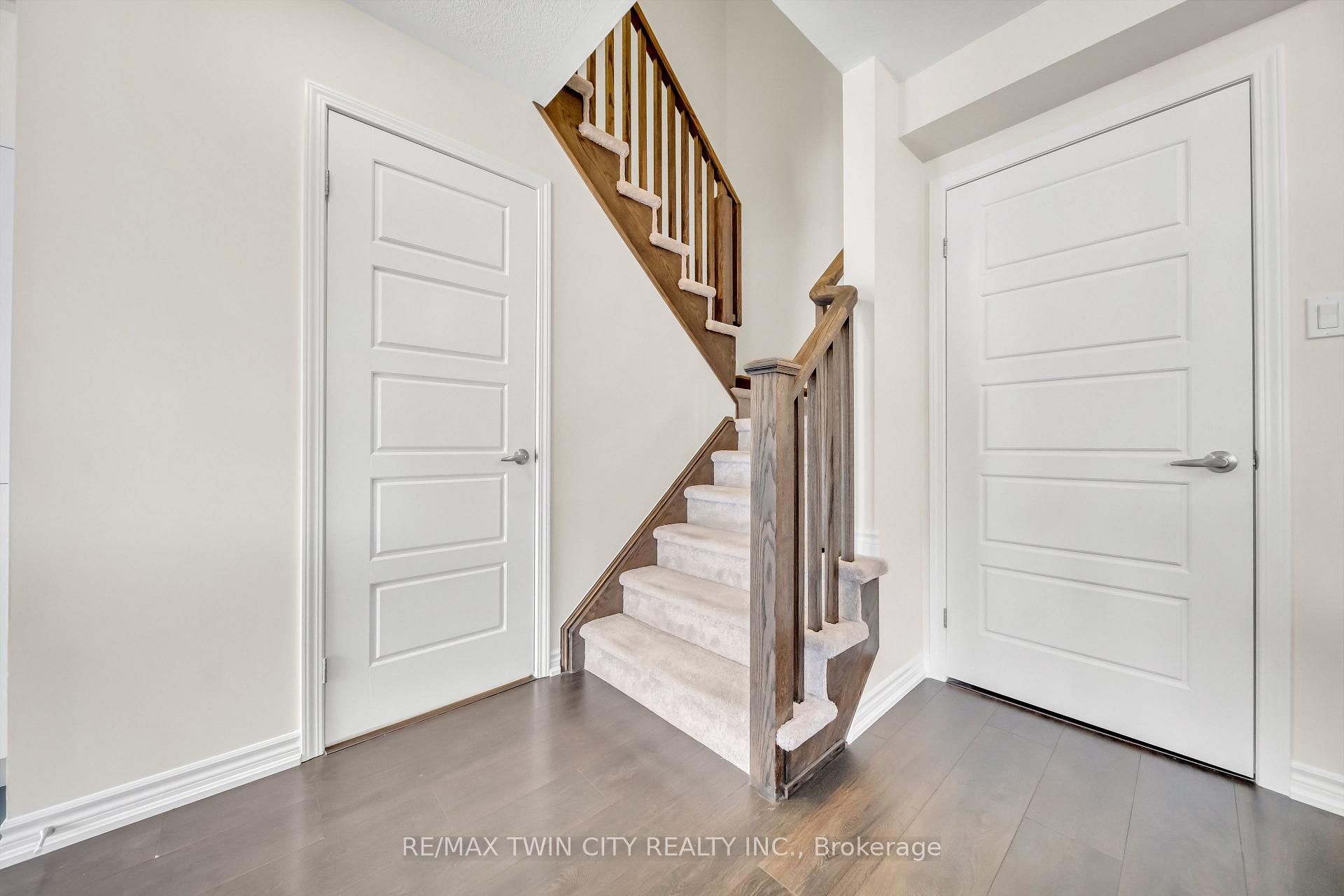 Photo 26 of 563 Goldenrod Lane, Kitchener — HOMEH