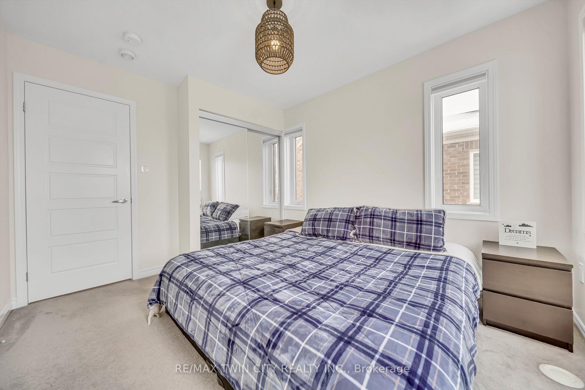 Photo 32 of 563 Goldenrod Lane, Kitchener — HOMEH