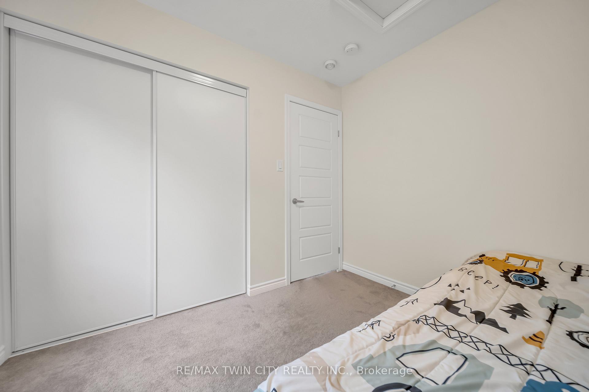 Photo 35 of 563 Goldenrod Lane, Kitchener — HOMEH