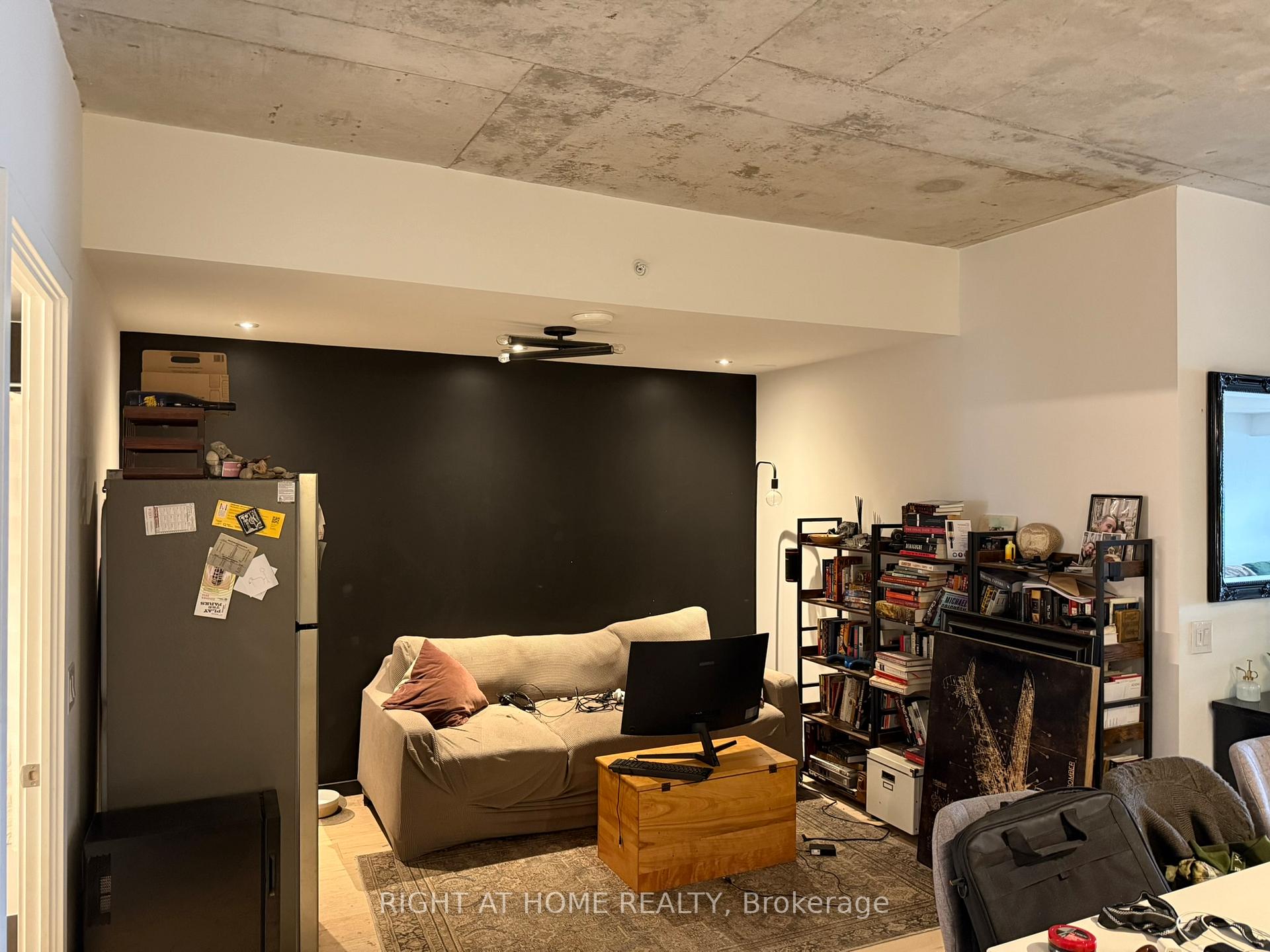 Photo 12 of Unit 809, 170 Bayview Avenue, Toronto, Waterfront Communities — HOMEH