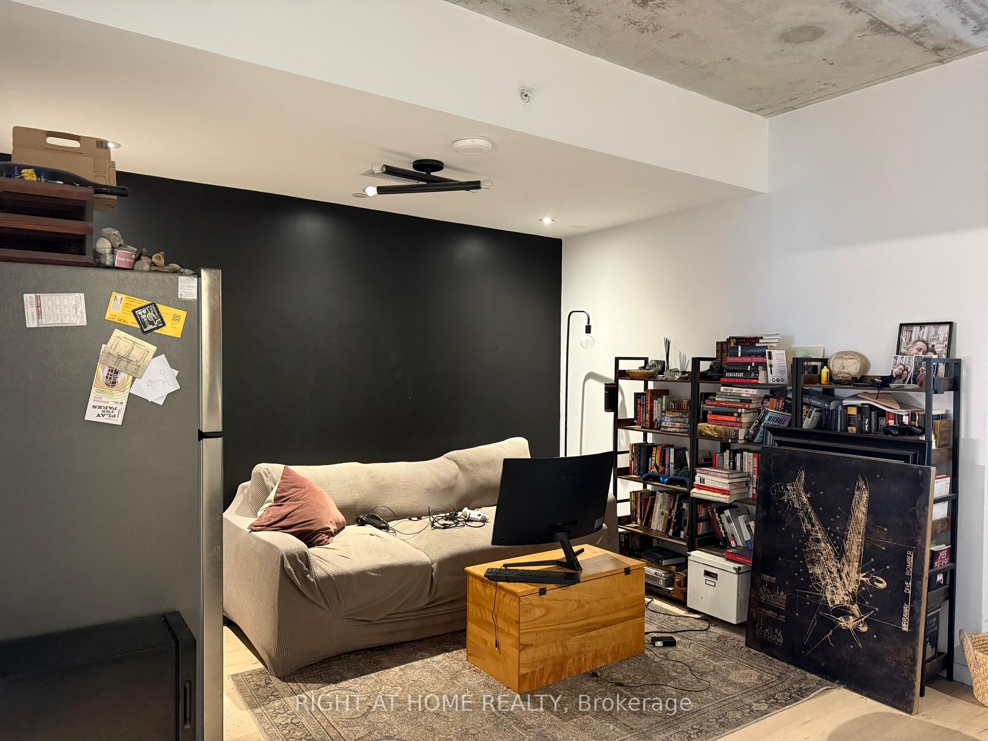 Photo 13 of Unit 809, 170 Bayview Avenue, Toronto, Waterfront Communities — HOMEH