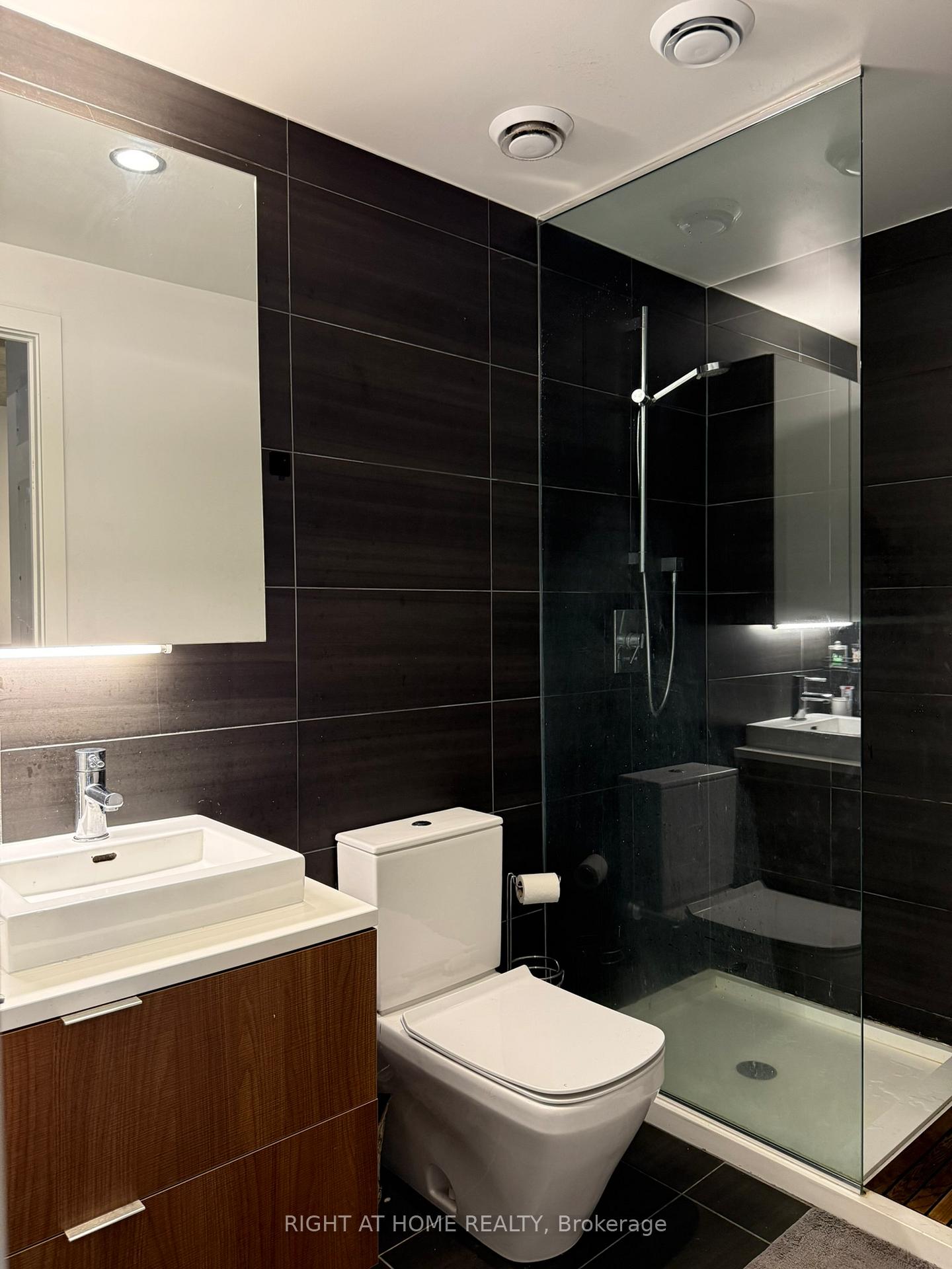 Photo 59 of Unit 809, 170 Bayview Avenue, Toronto, Waterfront Communities — HOMEH
