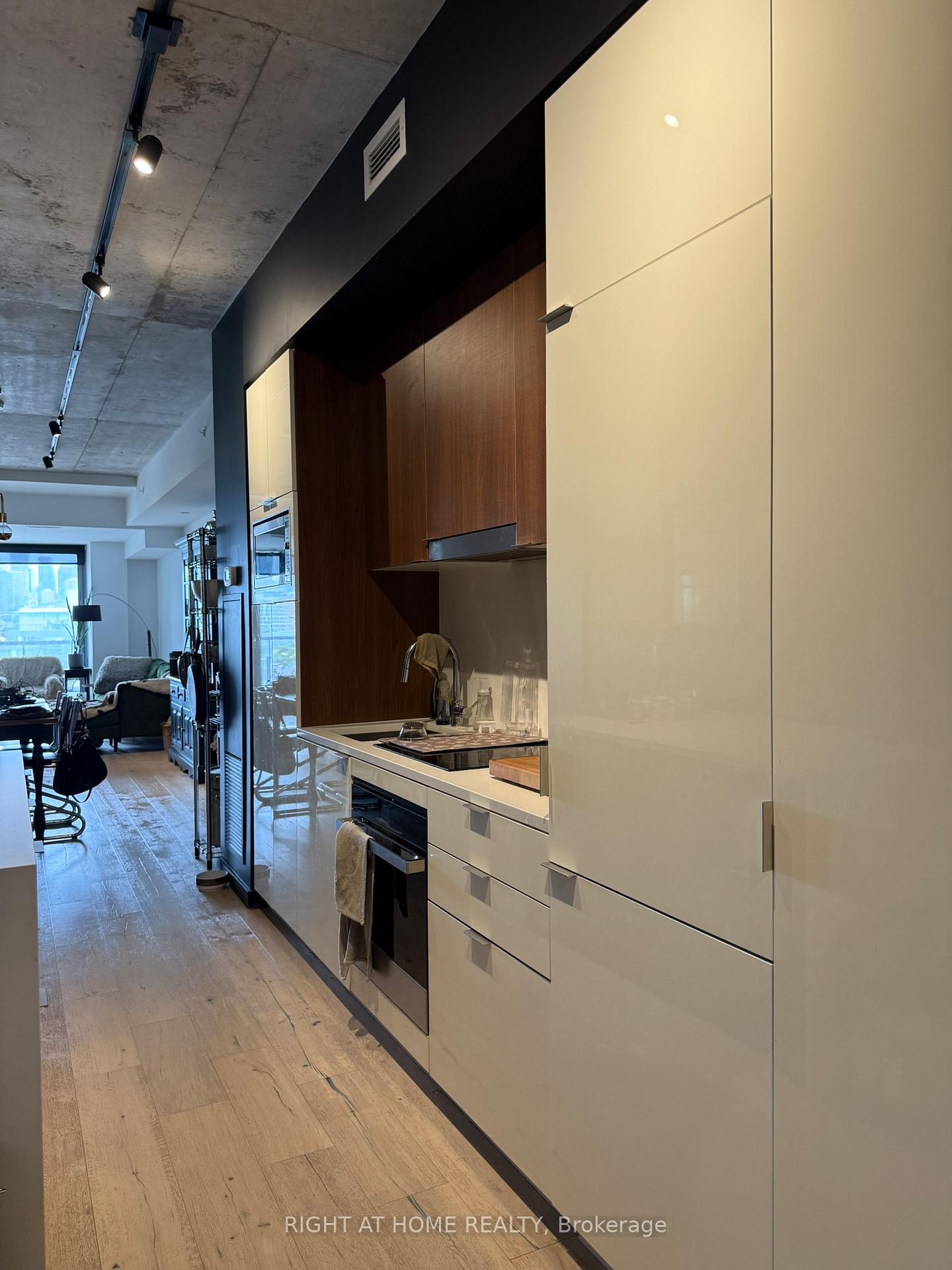 Photo 71 of Unit 809, 170 Bayview Avenue, Toronto, Waterfront Communities — HOMEH