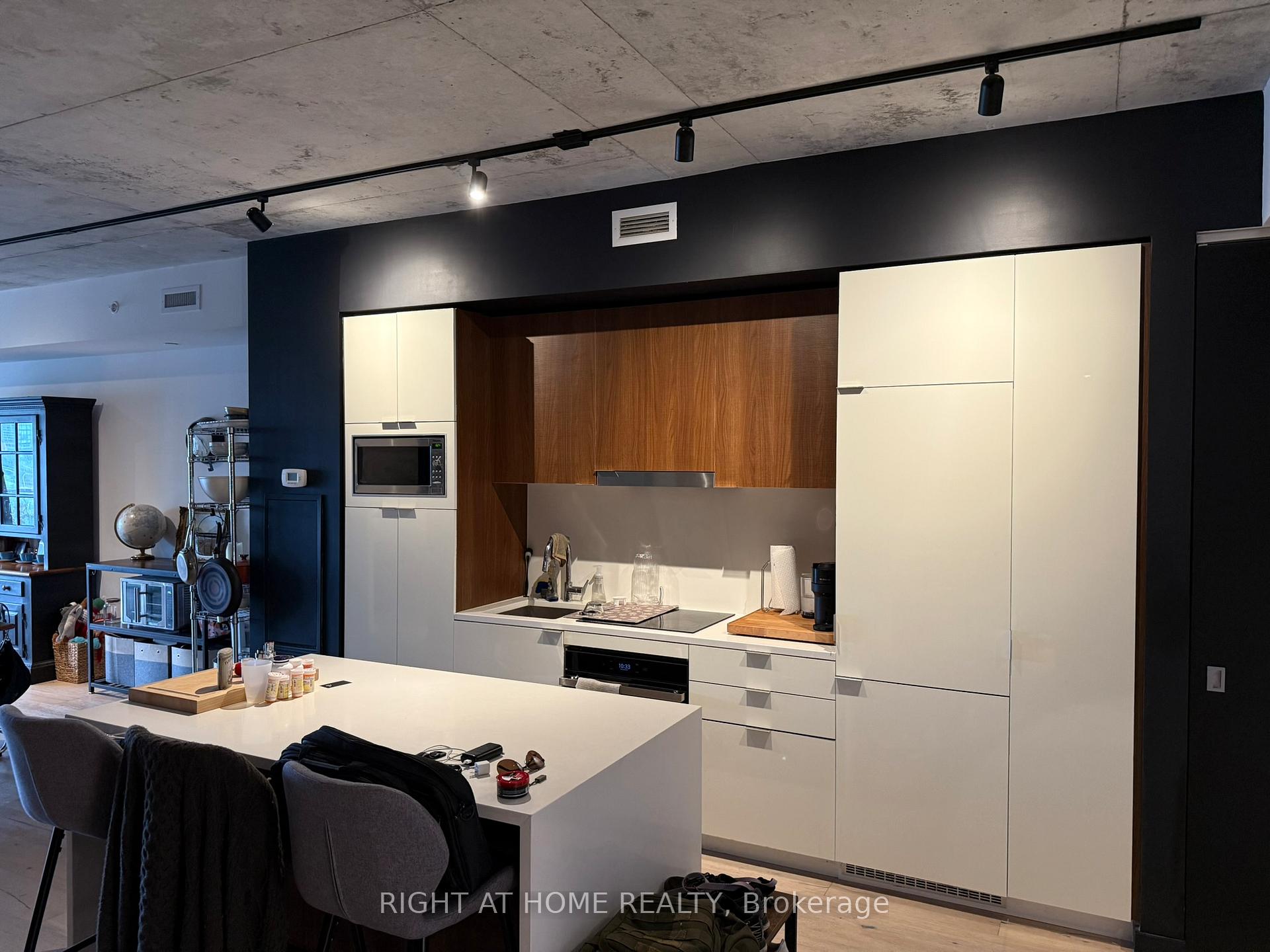 Photo 34 of Unit 809, 170 Bayview Avenue, Toronto, Waterfront Communities — HOMEH
