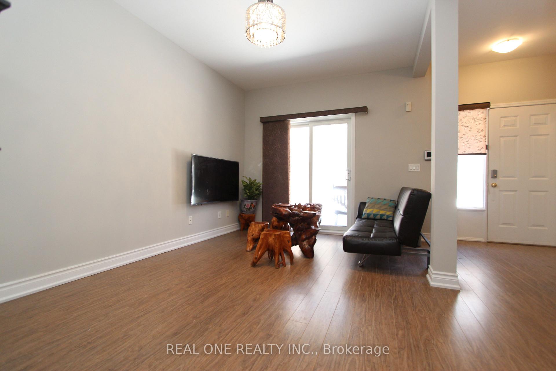 Photo 5 of Unit 25, 10 Cox Boulevard, Markham, Unionville — HOMEH
