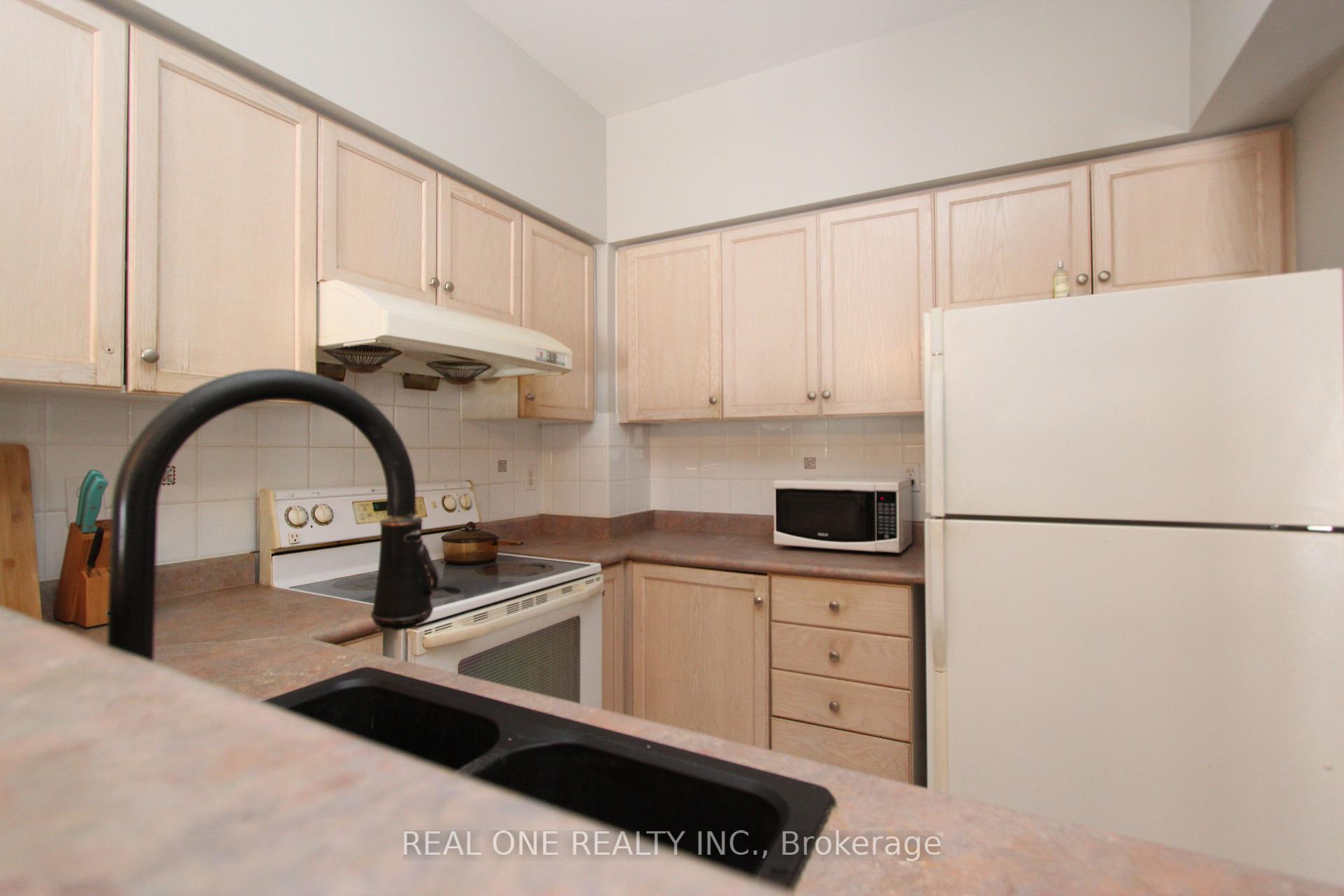 Photo 9 of Unit 25, 10 Cox Boulevard, Markham, Unionville — HOMEH