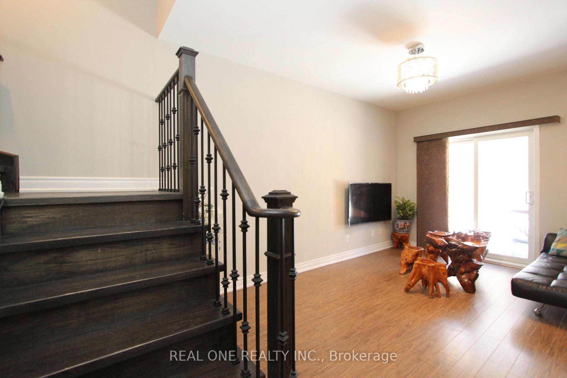 Photo 10 of Unit 25, 10 Cox Boulevard, Markham, Unionville — HOMEH