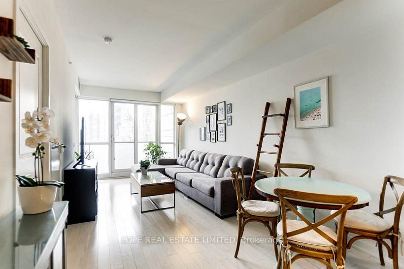 Photo 9 of Unit 2003, 1 The Esplanade, Toronto, Waterfront Communities — HOMEH
